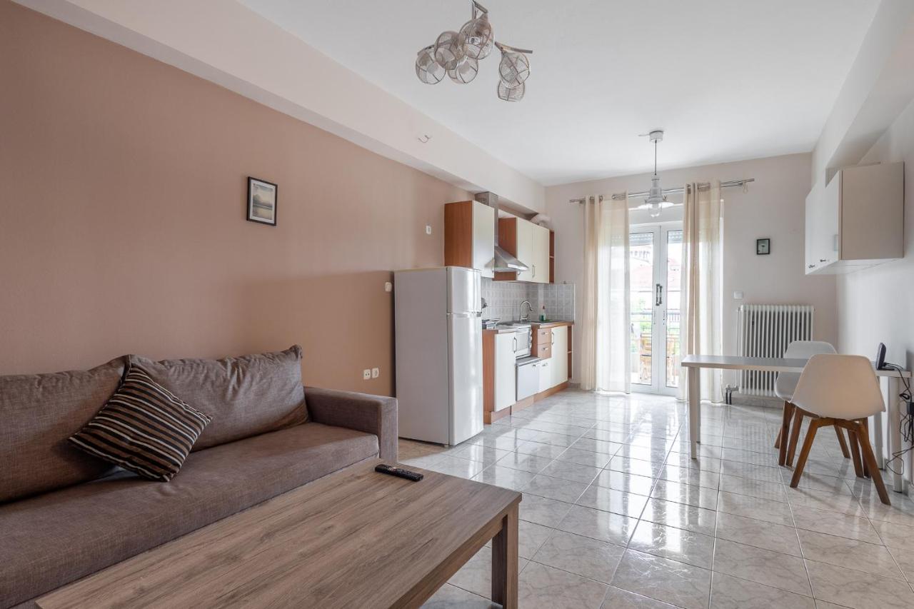 Central Apartment With Parking Larissa Exterior foto